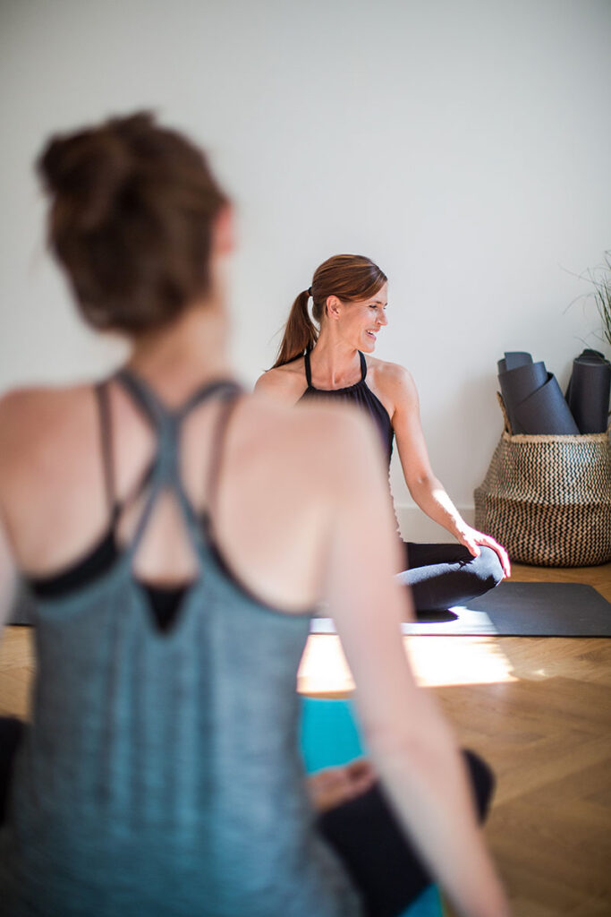 Jessica Krämer Storygraphie Brand content Babs Yoga Yoga-Session mit Kundin