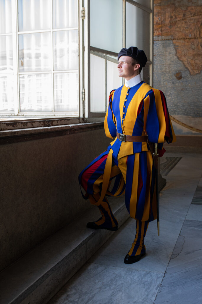Gardist während Dienst im Apostlischen Palast